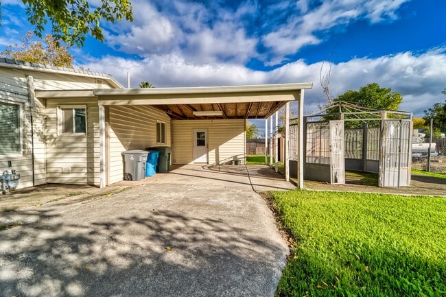 Building Photo - 4741 Fleming Way