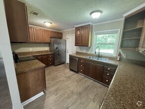 Building Photo - 2225 Leo Ct