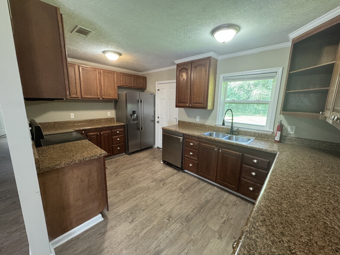 Foto principal - 2225 Leo Ct