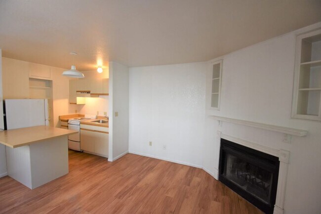 Foto del edificio - 1 Bedroom Apartment Close to CU!