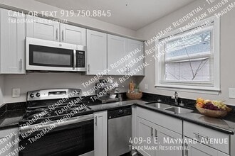 Building Photo - 409 E Maynard Ave