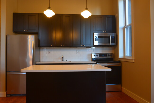 Building Photo - 1323 Eutaw Pl