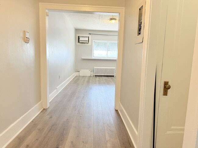 Photo du bâtiment - 1441 Wyandotte St E