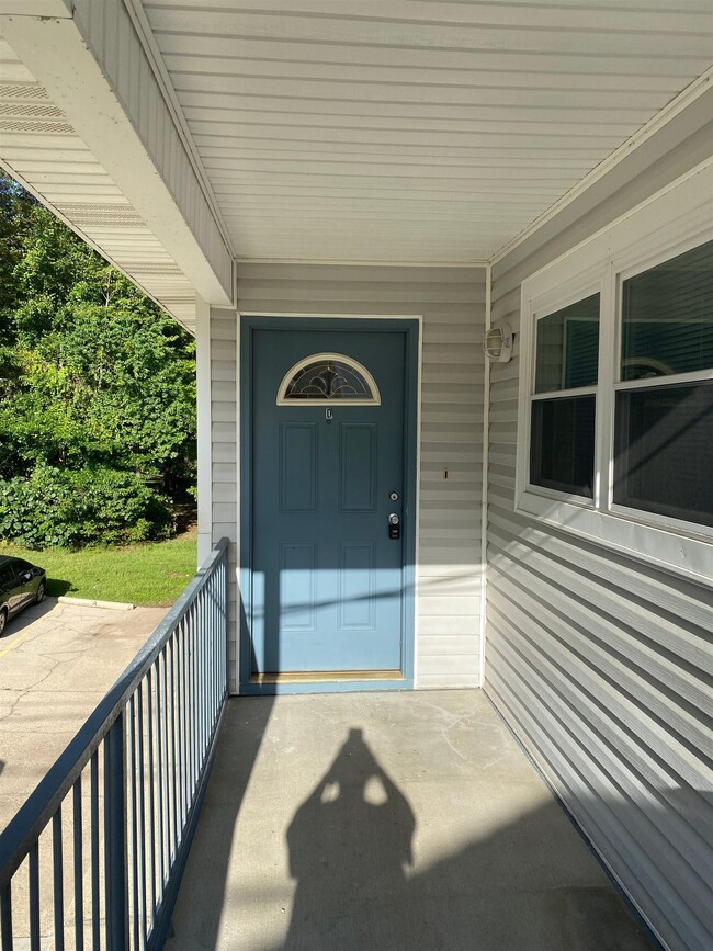 Building Photo - 1504 Pullen Rd