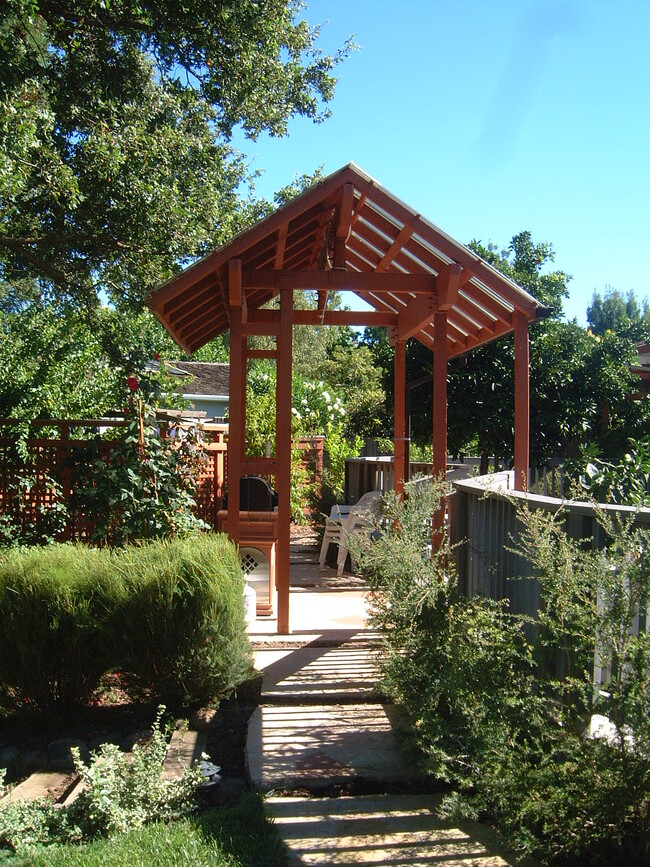 Gazebo - 25 N Gate Rd