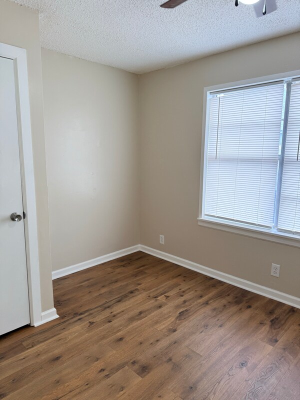 Foto del edificio - 414 W Ball St