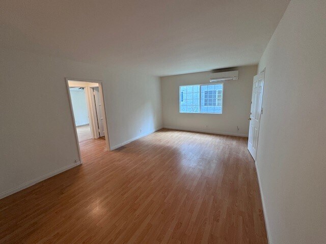 Sala de estar - 3413 W Alameda Ave