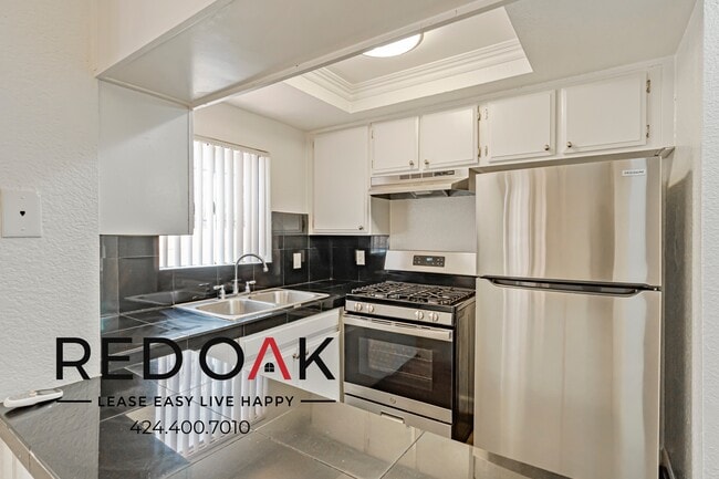 Building Photo - 4069 Oakwood Ave