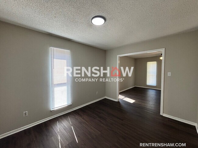 Building Photo - 3976 Twin Lakes Dr