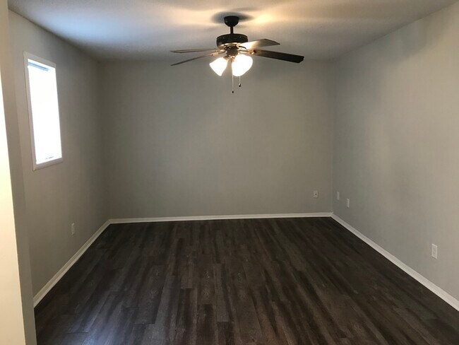 Foto del edificio - Red Bank Remodeled 1Bed/1Bath Apt