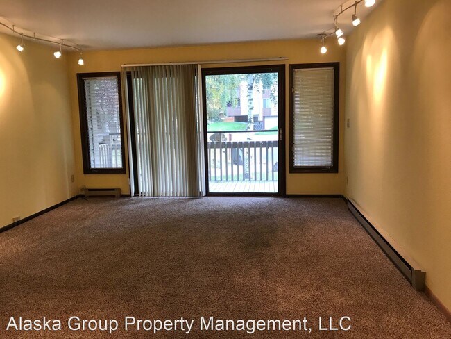 Building Photo - 2 br, 1 bath House - 400 W 76th Ave #101