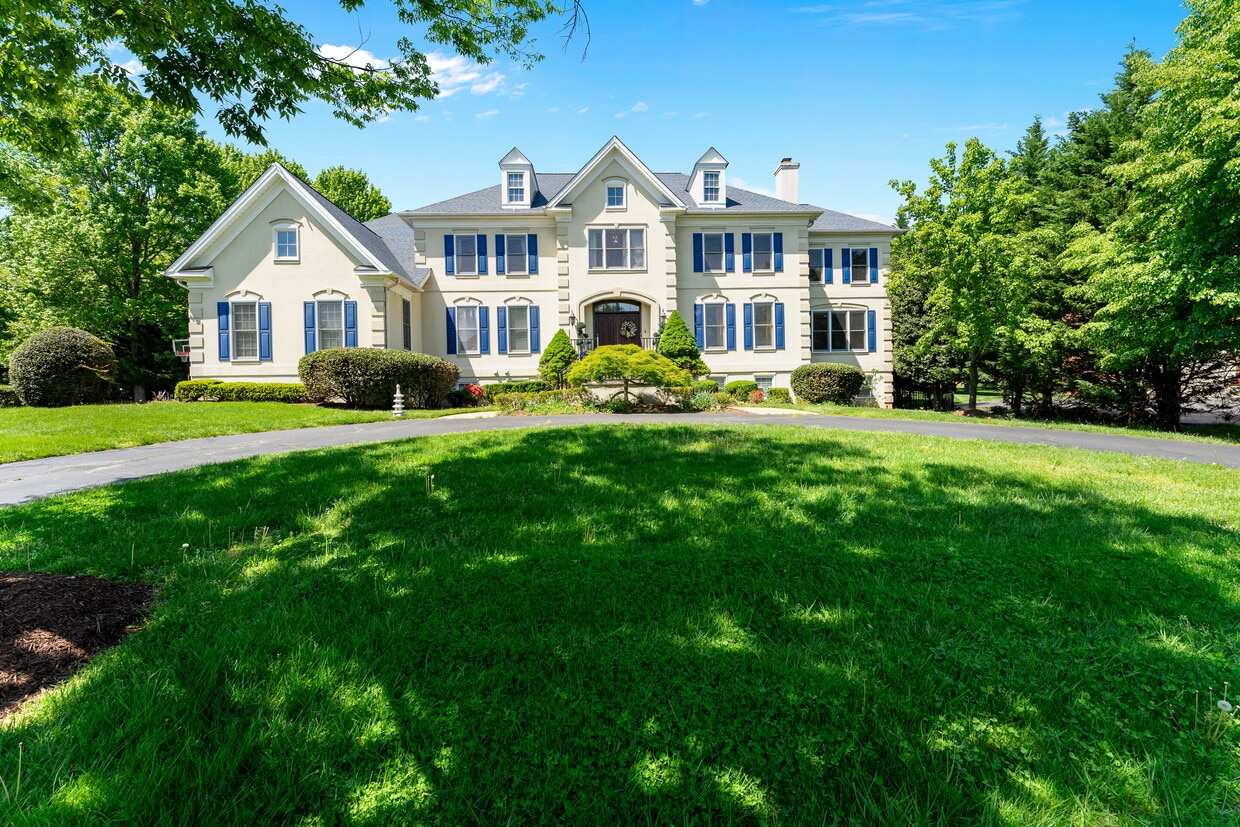 Foto principal - 1445 Mayhurst Blvd