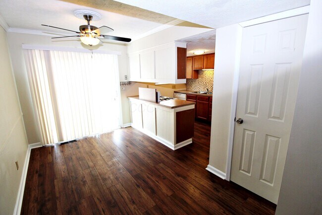 Foto del edificio - 4829 Dierker Rd