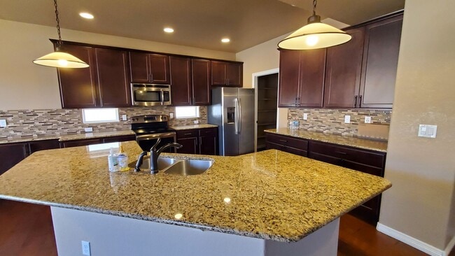 Foto del edificio - $2576, 5 Br/4 BA Stunning house for rent in Colorado Springs