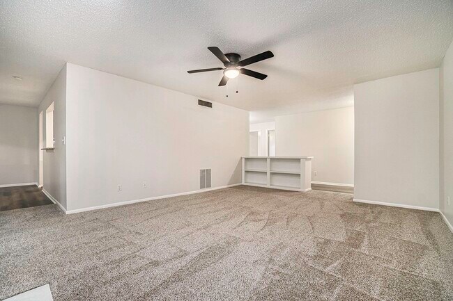 Building Photo - 38 Muncy Ct