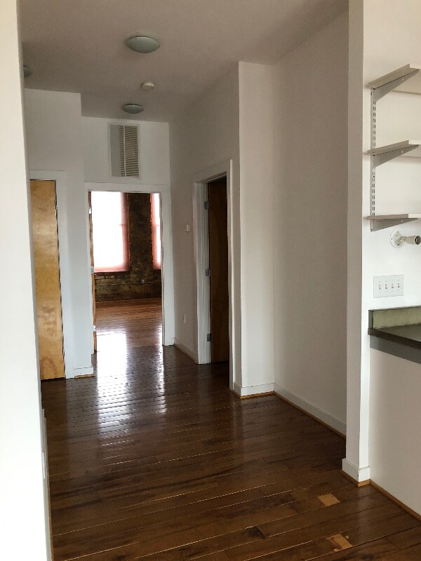 Foto del edificio - 506 S Elm St