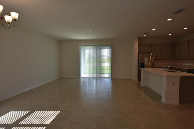 Foto del edificio - 3024 Heart Lk Dr