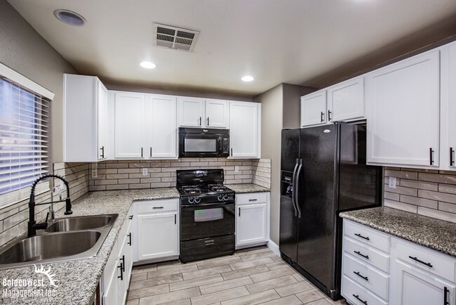 Foto del edificio - Modern 3Bdm 3Ba Home in a gated community!