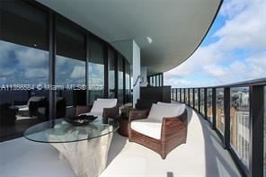 Foto del edificio - 4 br, 5.5 bath Condo - 18555 Collins Ave A...