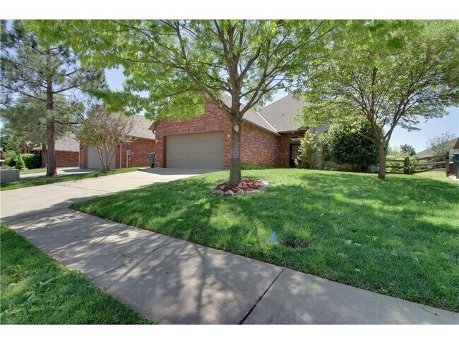 Building Photo - Fantastic  3 Bedrooms + Study Home in Prai...