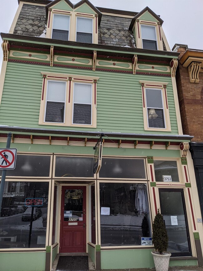 Foto del edificio - 3755 Eastern Ave