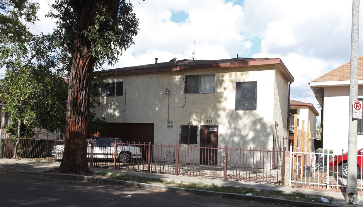 Foto del edificio - 725 E 27th St