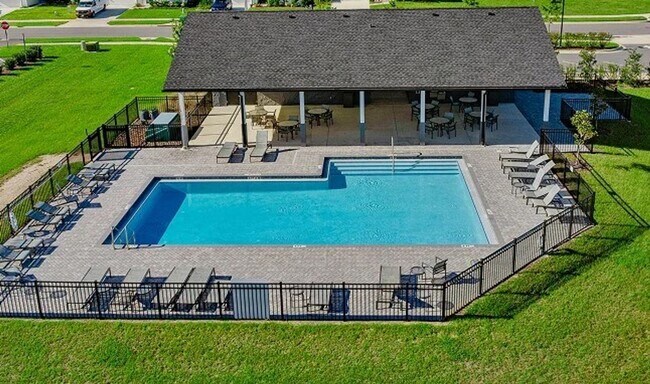 Foto del edificio - Beautiful newer-construction 4-bedroom, 3-bath home located in Trailhead Landing