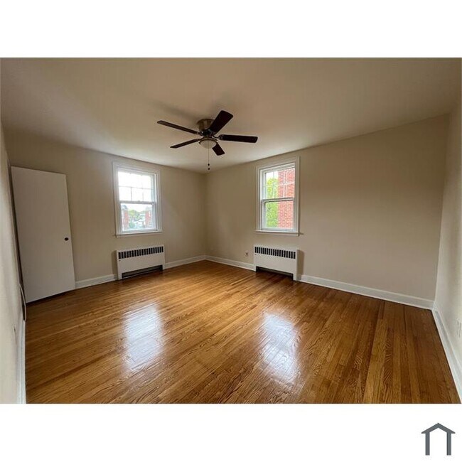 Foto del edificio - 2444 N 50th St