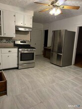 Building Photo - 1821 E Main St