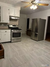 Building Photo - 1821 E Main St