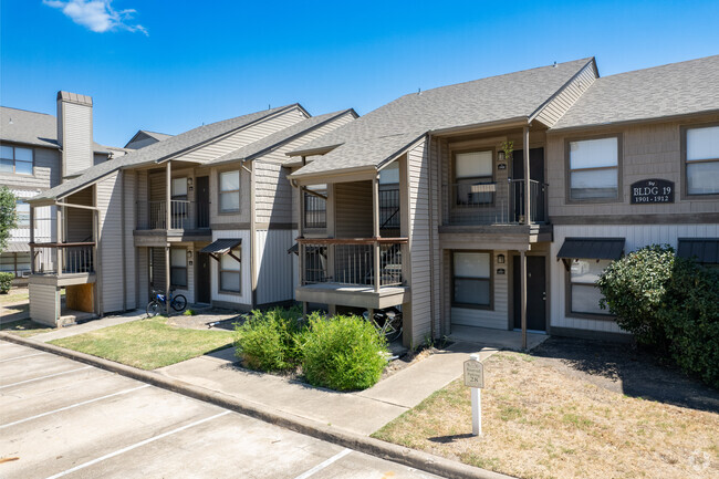 Building Photo - Stadium View Apartments