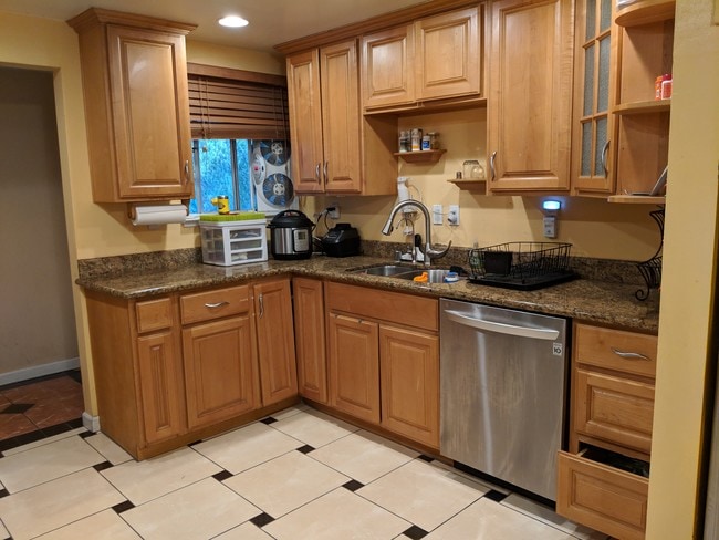 Kitchen 2 - 2037 Yosemite Dr
