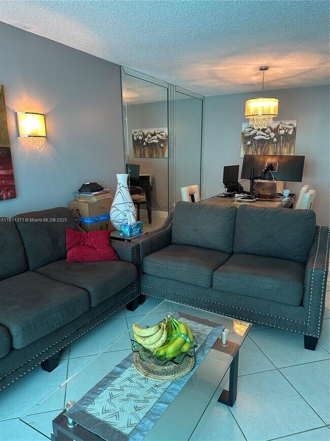 Foto del edificio - 3113 S Ocean Dr