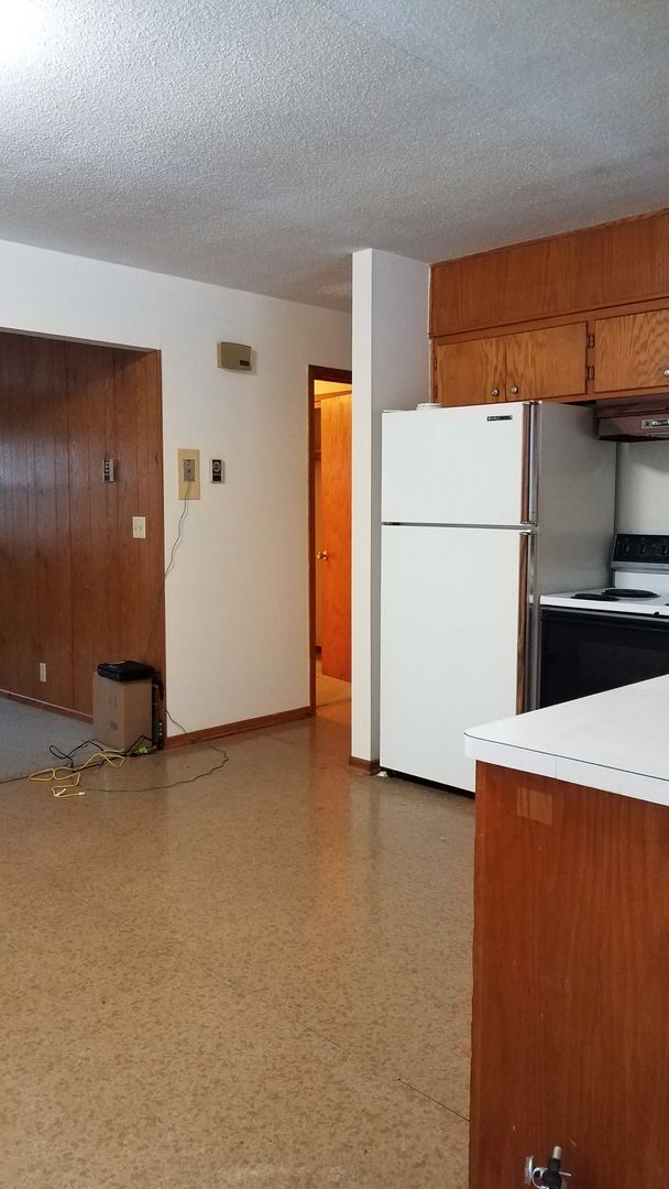 Foto del edificio - Hillside Triplex