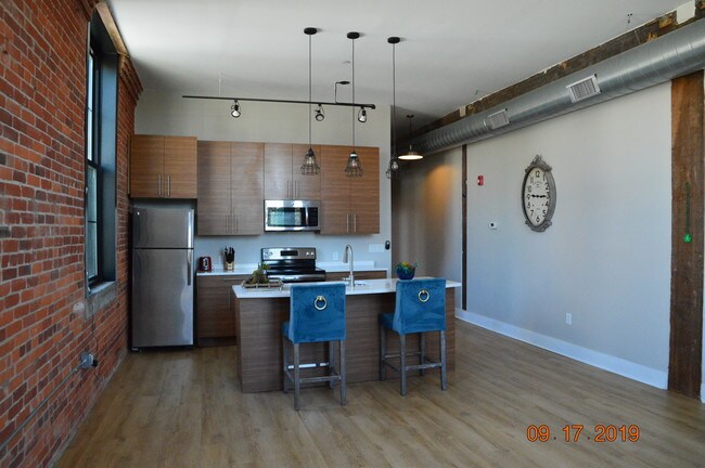 Kitchen - 1 Woodbury Blvd