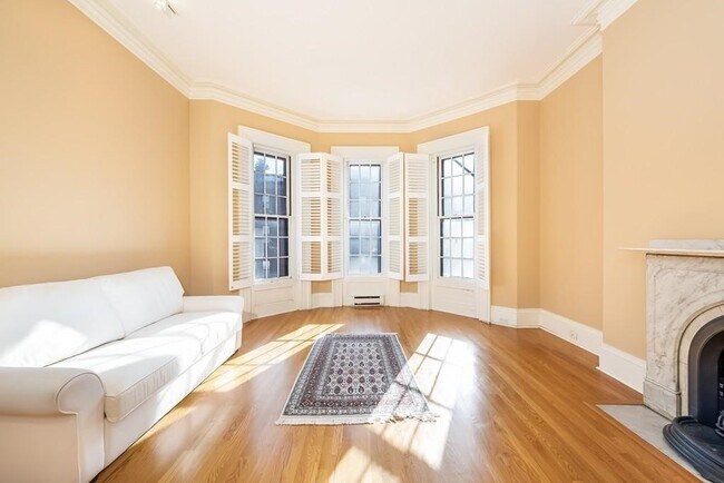 Building Photo - 80 Marlborough St