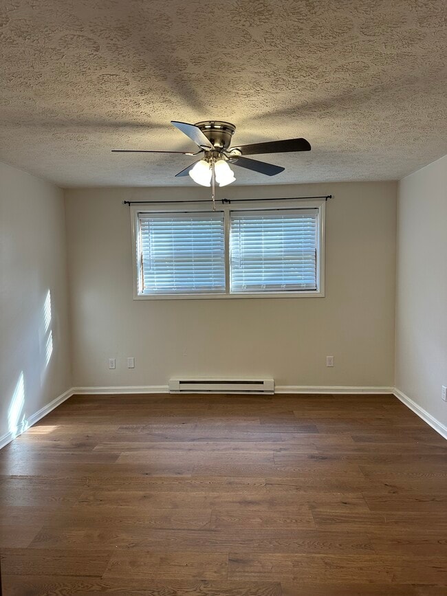 Building Photo - 137 Stoneybrook Ct