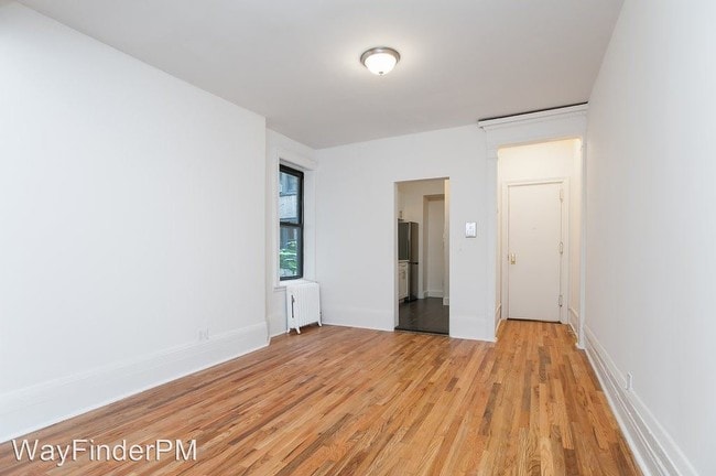 Building Photo - 372 St Johns Pl