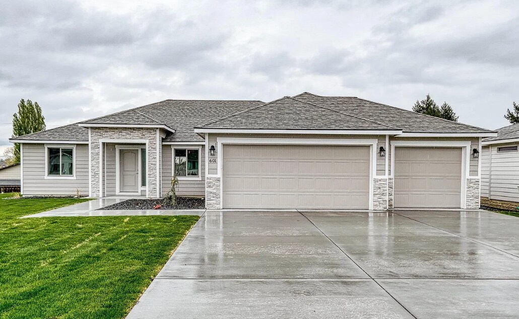 601 Lizzy Ln, Grandview, WA 98930 House Rental in Grandview, WA