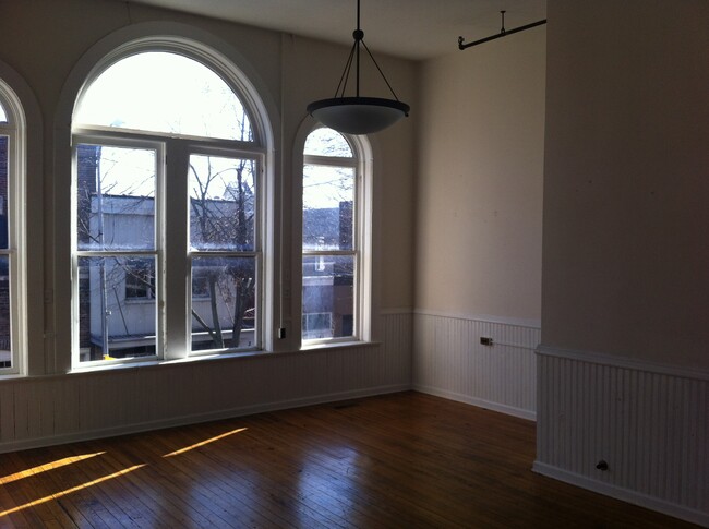 Building Photo - 263 N Ocoee St