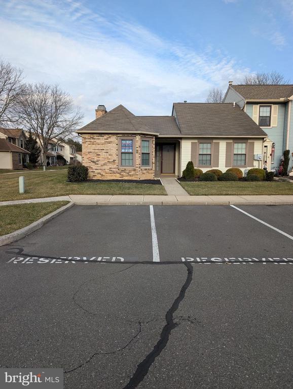 Building Photo - 33 Banbury Ct