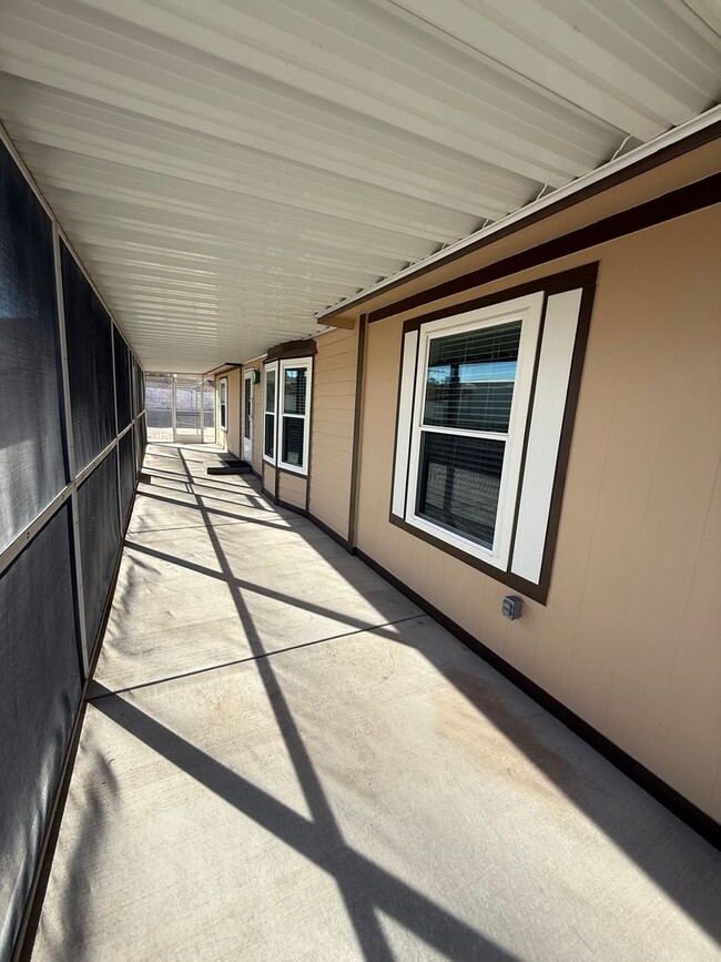 Foto del edificio - Move In Ready - Spacious Manufactured Home...