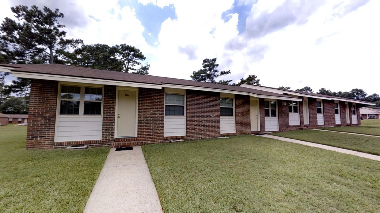 245 Crabapple Cir Unit 113, Fayetteville, NC 28303 Apartments in