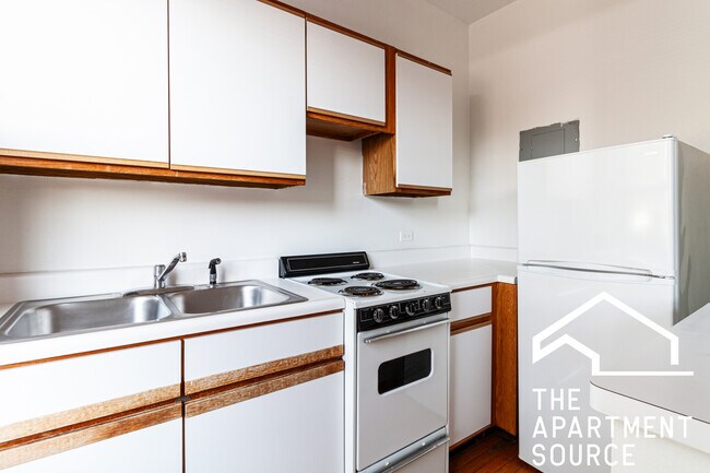 Foto del edificio - 633 W Barry Ave