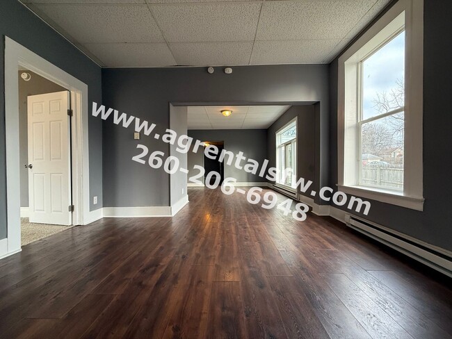 Building Photo - 3 Bedroom House - $300 off first month's rent