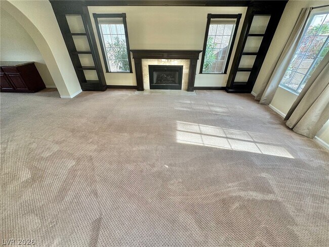 Building Photo - 8240 Tivoli Cove Dr