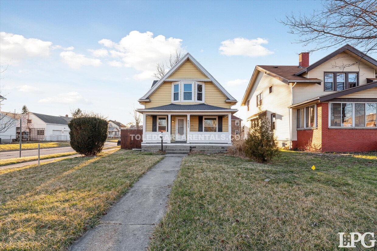 Primary Photo - 4437 Lewis Ave