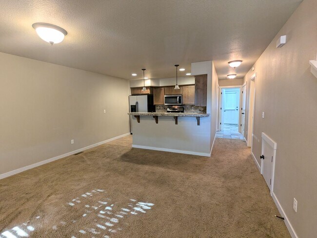 Foto del edificio - Gorgeous 3x2 townhouse, single-car garage,...