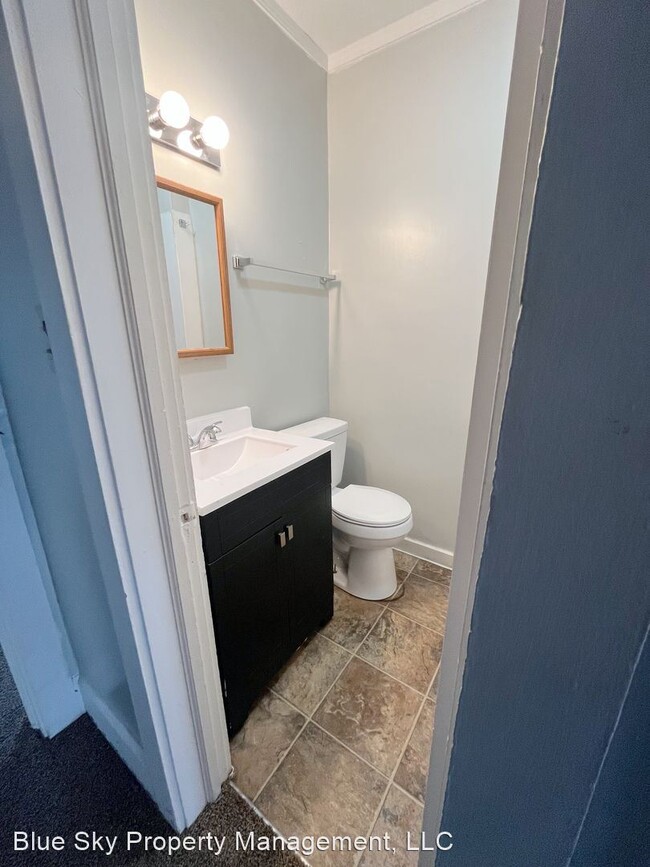 Building Photo - 2 br, 1 bath House - 2918 S. Vine St.