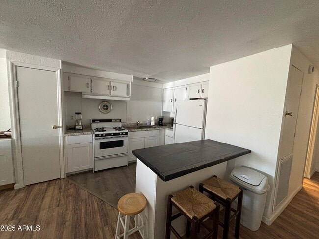 Building Photo - 709 Mohave Way